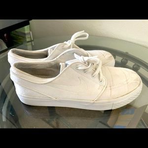 White Stefan Janoski Mens 7.5 Nike Shoes ; Used Condition